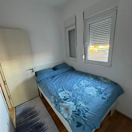 N&j Apartment